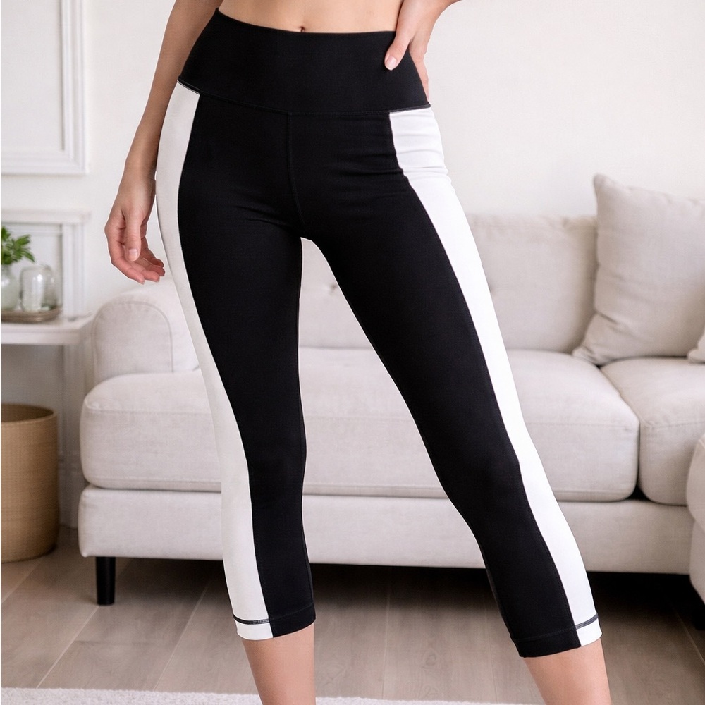 Lululemon Black & White Colorblock Cropped Leggings 3/4 length